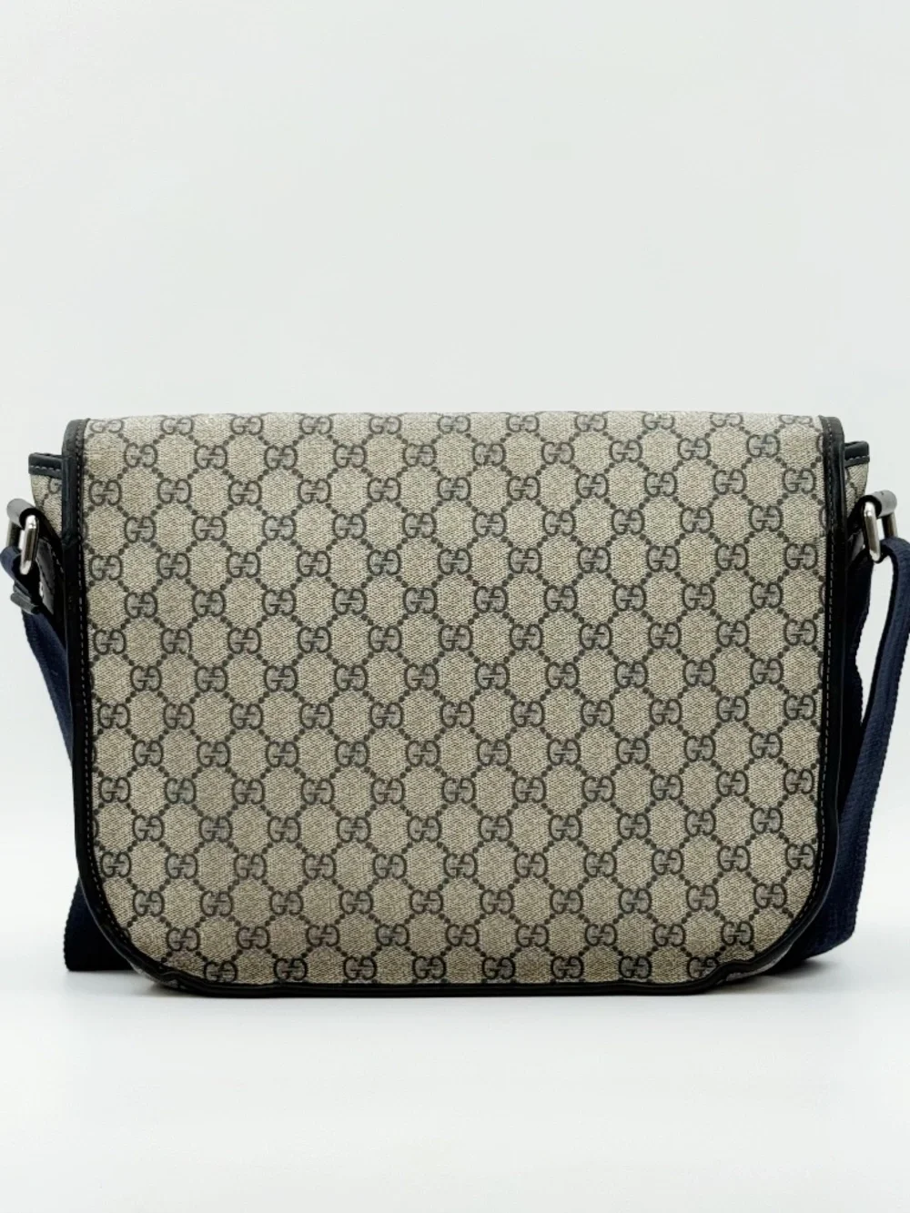 Gucci GG Supreme Canvas Flap Messenger Bag Navy Crossbody Shoulder Bag